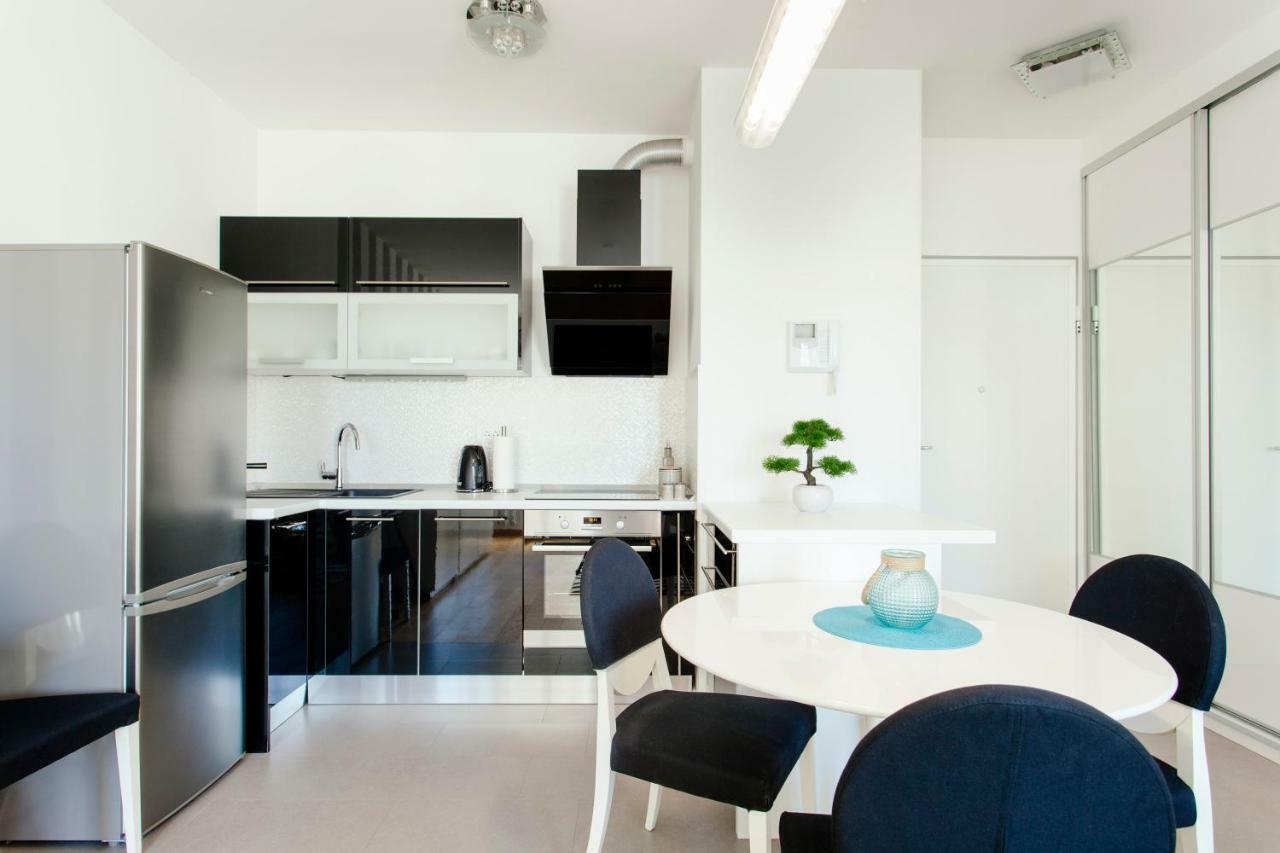 New Luxury Apartment Nives On Seaside Split Dış mekan fotoğraf