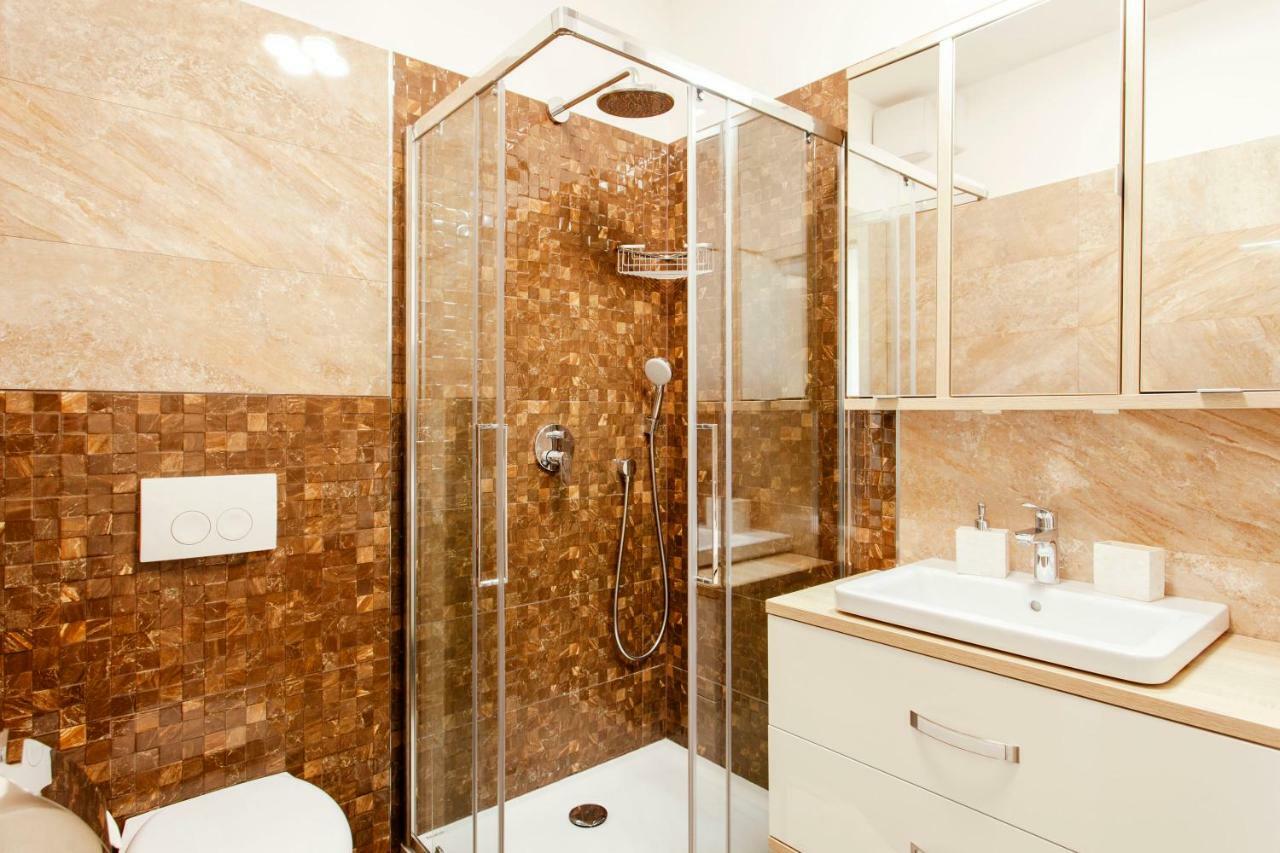 New Luxury Apartment Nives On Seaside Split Dış mekan fotoğraf
