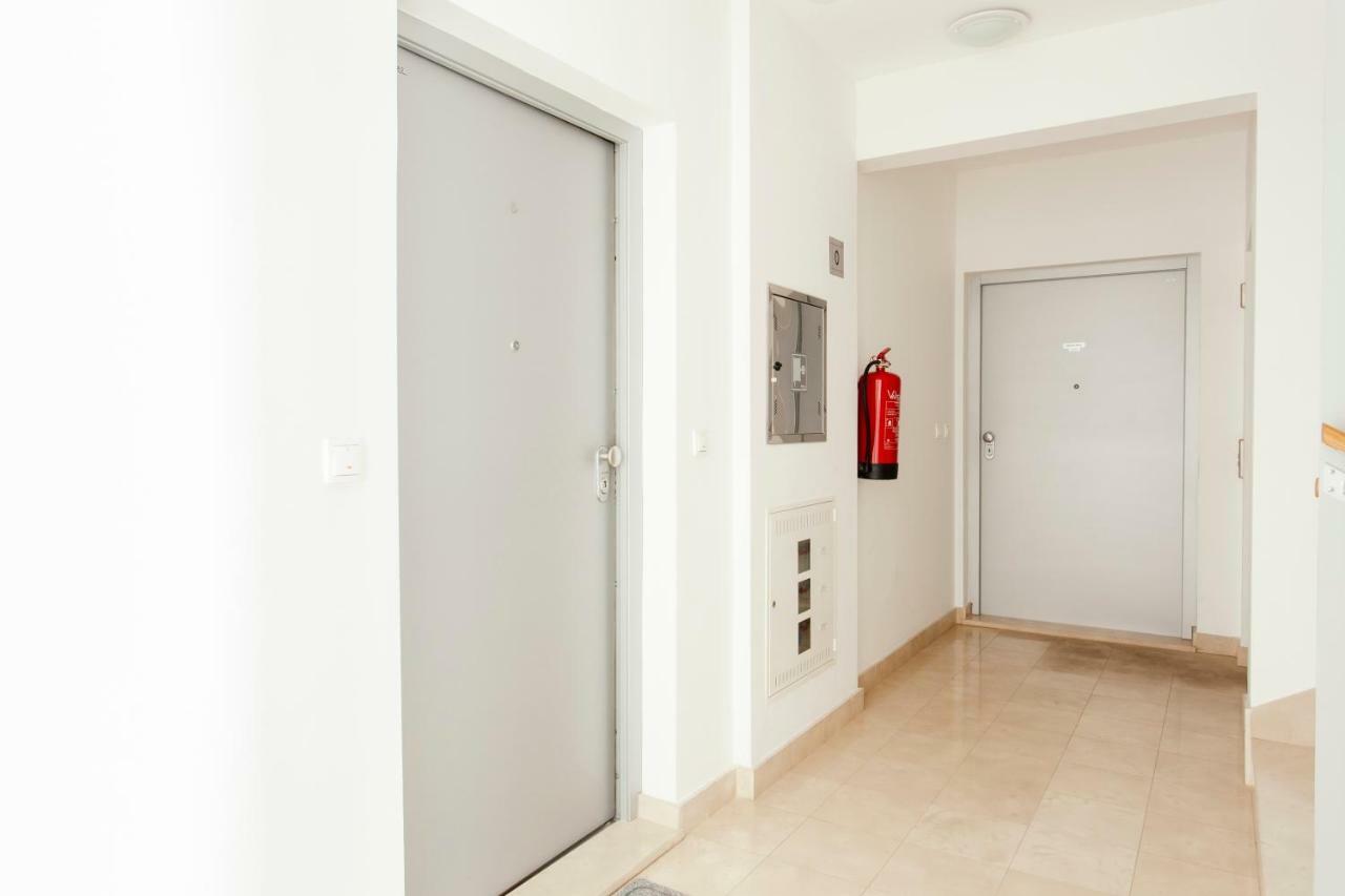 New Luxury Apartment Nives On Seaside Split Dış mekan fotoğraf
