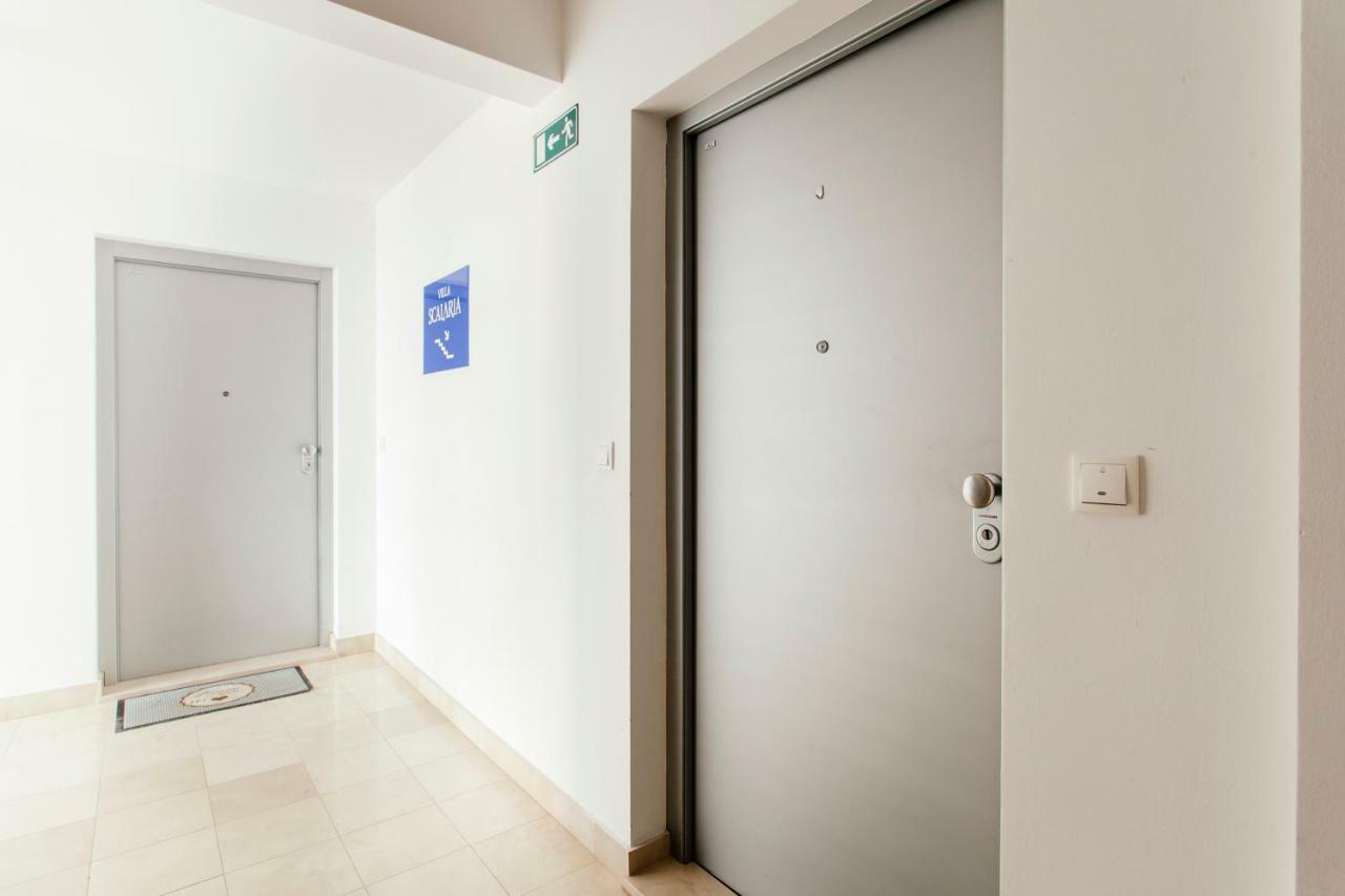 New Luxury Apartment Nives On Seaside Split Dış mekan fotoğraf